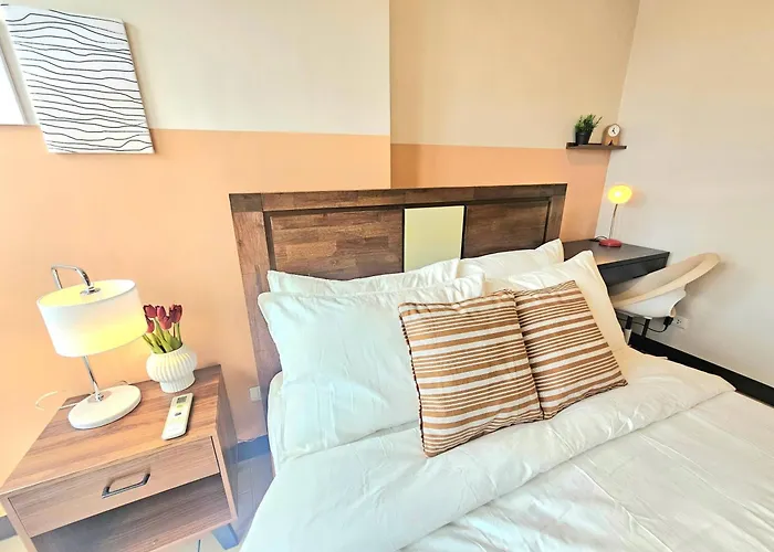 Terracota Glow 1br Near Greenbelt Mall Apartahotel 4*