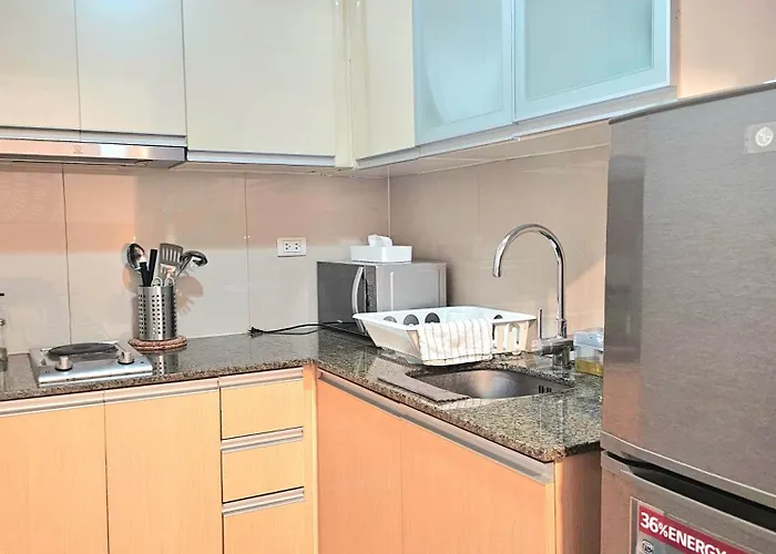 Terracota Glow 1br Near Greenbelt Mall Apartahotel 4*
