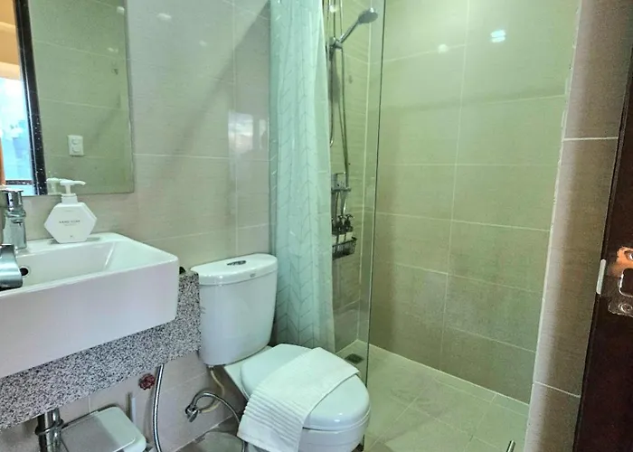 Terracota Glow 1br Near Greenbelt Mall Apartahotel
