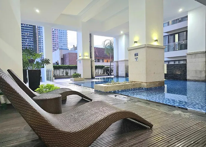 Terracota Glow 1br Near Greenbelt Mall Apartahotel 4*