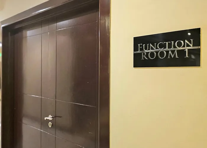 Terracota Glow 1br Near Greenbelt Mall Apartahotel 4*